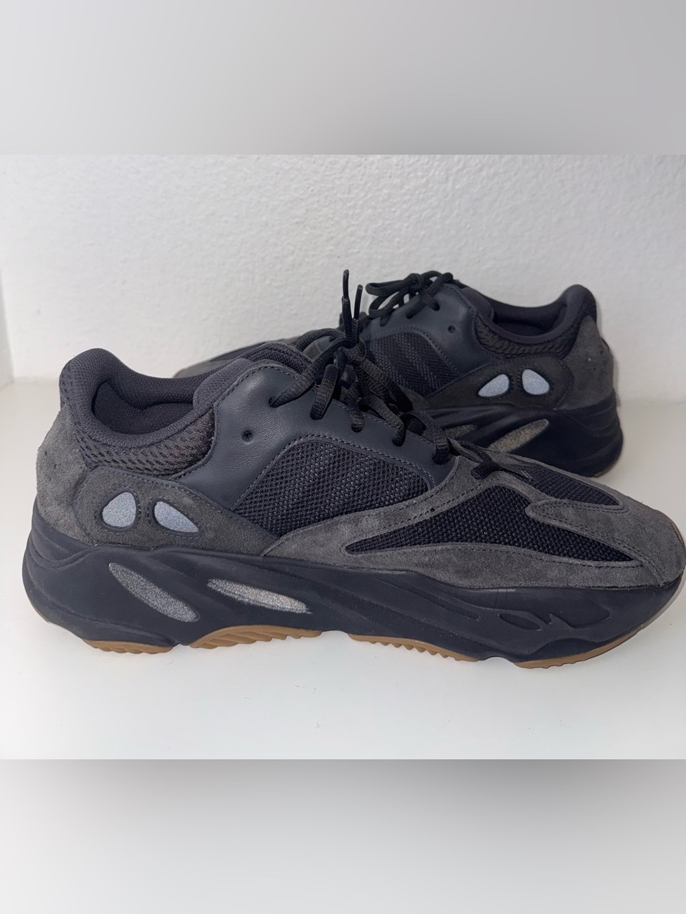 Adidas Yeezy Boost 700 Utility Black 2019 FV5304 - Picture 5 of 11